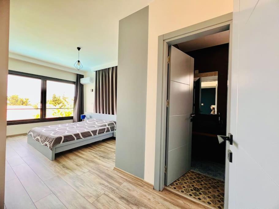 Karmi'De Rueya Gibi Tatil Villa ไคริเนีย ภายนอก รูปภาพ