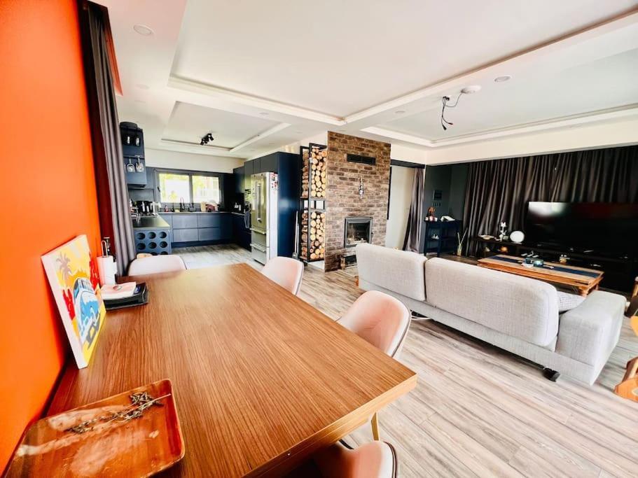 Karmi'De Rueya Gibi Tatil Villa ไคริเนีย ภายนอก รูปภาพ